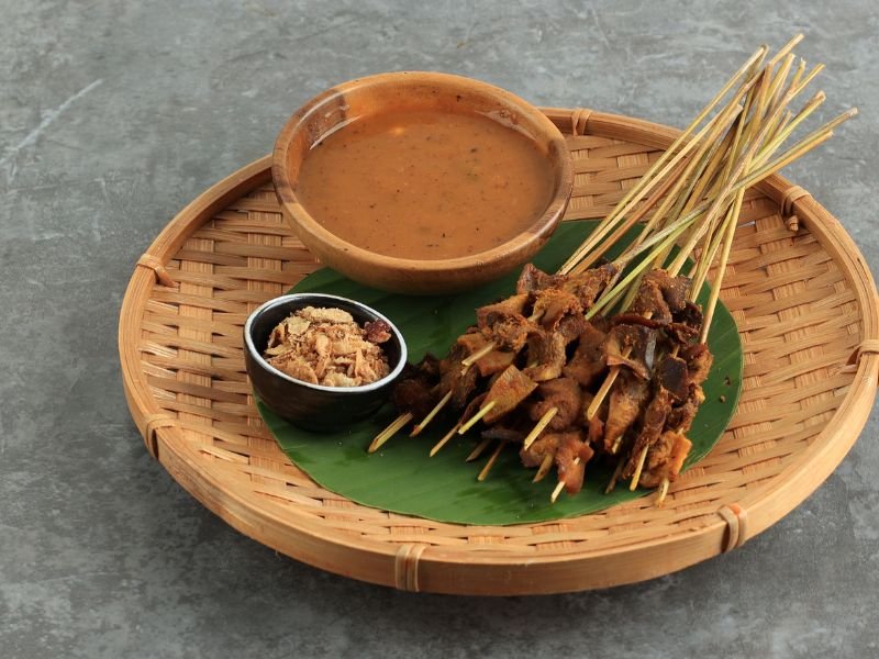 satay chicken dish